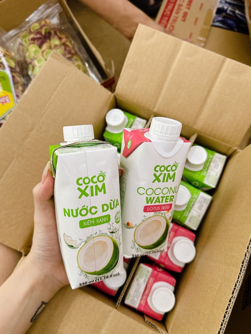 Thùng 12 Hộp Nước Dừa Tươi Xiêm Sen COCOXIM 330ml - Đăng Khôi Fresh Thùng 12 Hộp Nước Dừa Tươi Xiêm Sen COCOXIM 330ml - Chính hãng tại Đăng Khôi Fresh (freshdangkhoi.com)